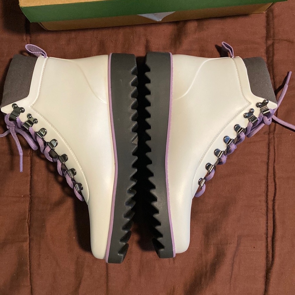 Waterproof Bootie by Jambi Brand. NWT! - Picture 8 of 16